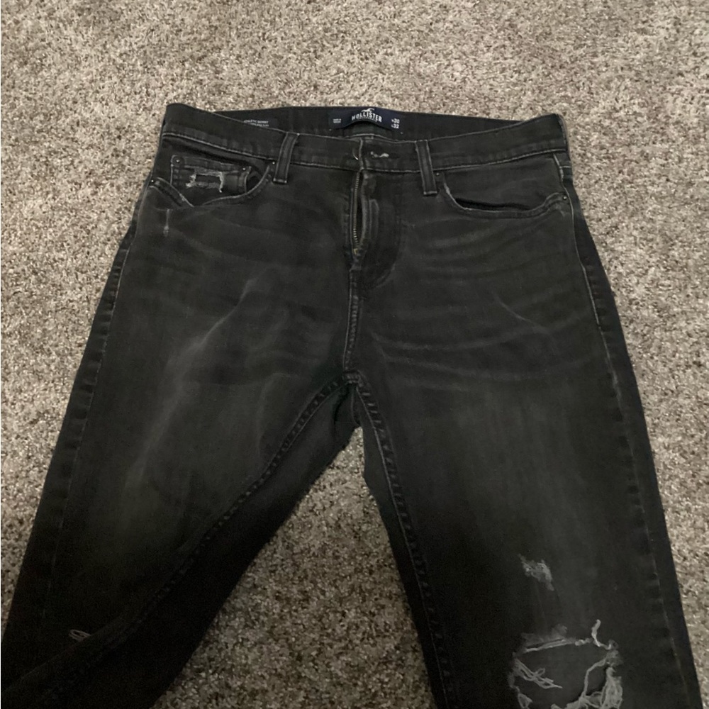 Black Hollister jeans. Mens sz 30 x 32.  Athletic skinny jeans